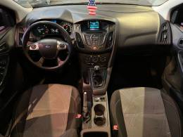FORD - FOCUS - 2013/2014 - Preta - R$ 52.900,00