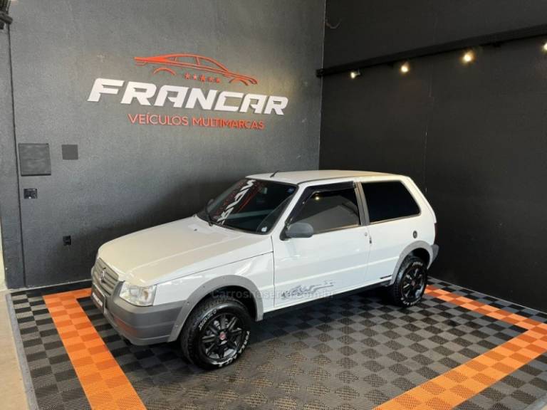 FIAT - UNO - 2013/2013 - Branca - R$ 33.900,00