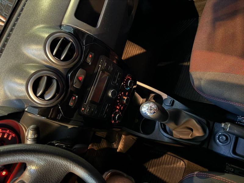 RENAULT - SANDERO - 2012/2012 - Prata - R$ 39.900,00