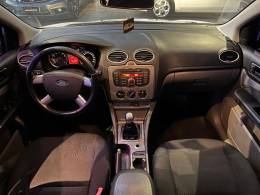FORD - FOCUS - 2011/2012 - Branca - R$ 44.900,00