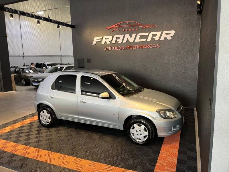 CHEVROLET - CELTA - 2012/2012 - Prata - R$ 29.900,00