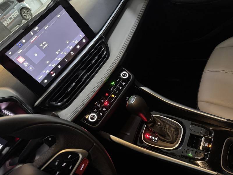 FIAT - FASTBACK - 2023/2024 - Branca - R$ 127.900,00