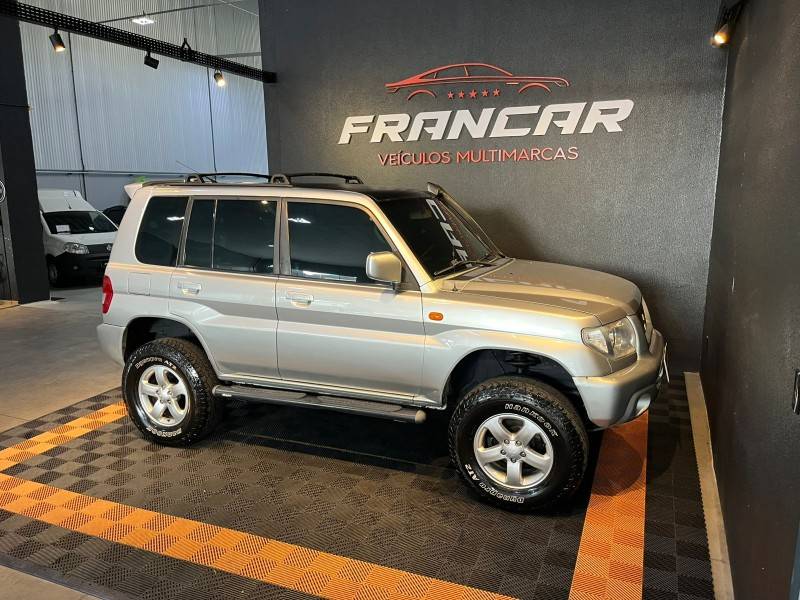 MITSUBISHI - PAJERO TR4 - 2005/2005 - Prata - R$ 43.900,00