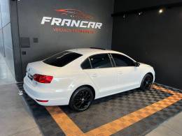 VOLKSWAGEN - JETTA - 2012/2012 - Branca - R$ 63.900,00