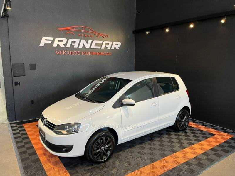 VOLKSWAGEN - FOX - 2012/2013 - Branca - R$ 39.900,00