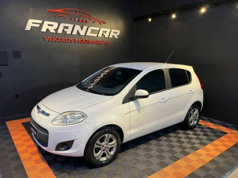 FIAT - PALIO - 2012/2013 - Branca - R$ 41.900,00