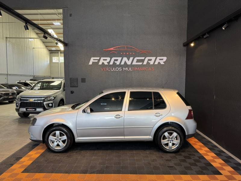 VOLKSWAGEN - GOLF - 2011/2011 - Prata - R$ 53.900,00