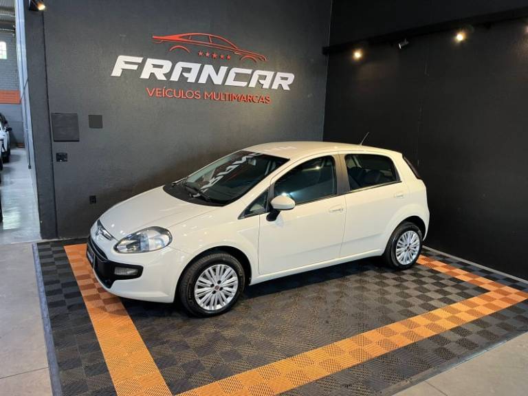 FIAT - PUNTO - 2013/2013 - Branca - R$ 41.900,00