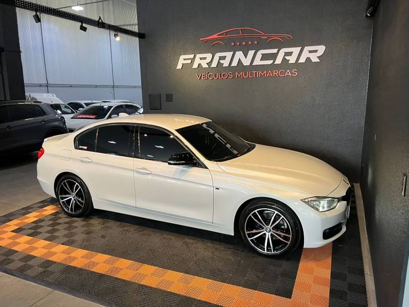 BMW - 320I - 2012/2013 - Branca - R$ 99.900,00