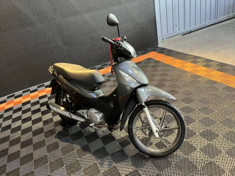 HONDA - BIZ 125 - 2008/2008 - Cinza - R$ 9.900,00