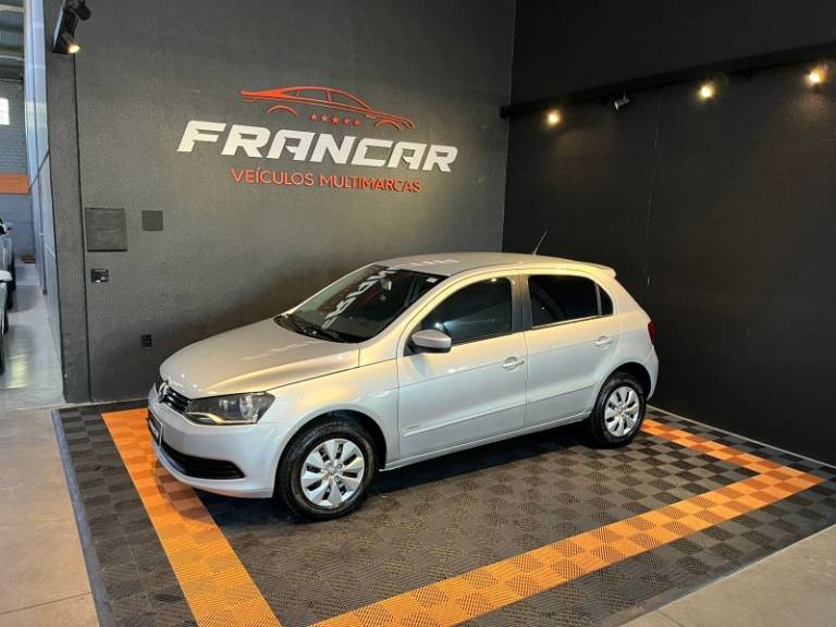VOLKSWAGEN - GOL - 2013/2014 - Prata - R$ 39.900,00