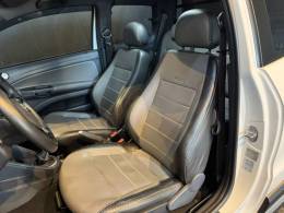 VOLKSWAGEN - SAVEIRO - 2017/2018 - Branca - R$ 83.900,00