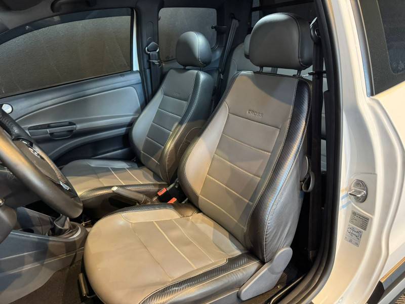 VOLKSWAGEN - SAVEIRO - 2017/2018 - Branca - R$ 83.900,00