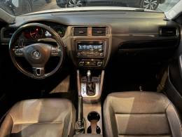 VOLKSWAGEN - JETTA - 2012/2012 - Branca - R$ 63.900,00