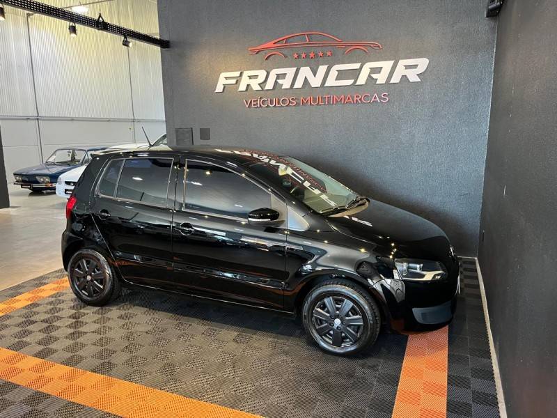 VOLKSWAGEN - FOX - 2012/2013 - Preta - R$ 43.900,00