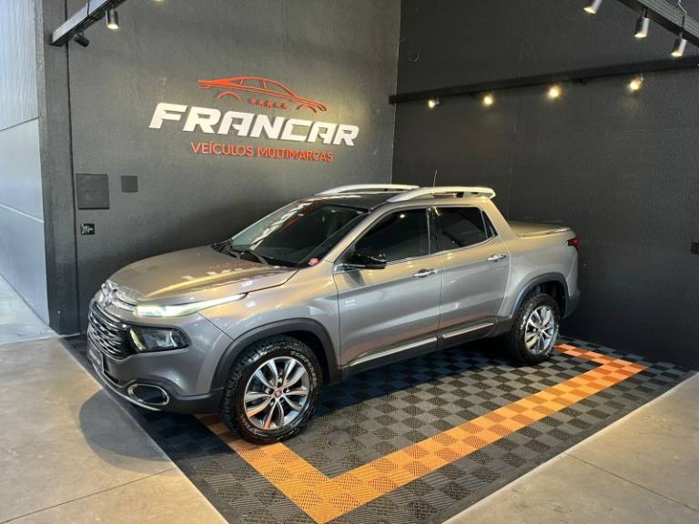 FIAT - TORO - 2018/2019 - Cinza - R$ 111.900,00
