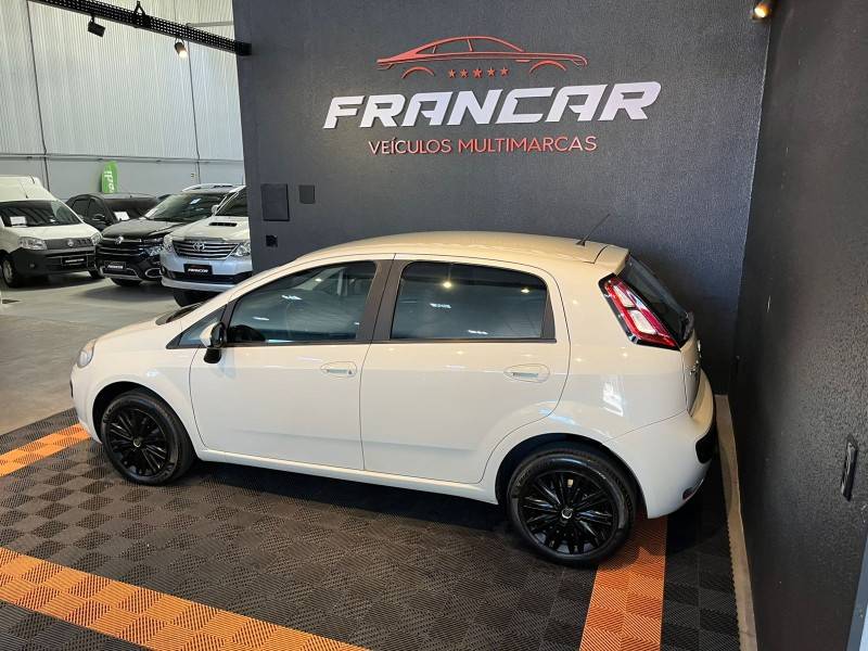 FIAT - PUNTO - 2013/2013 - Branca - R$ 43.900,00