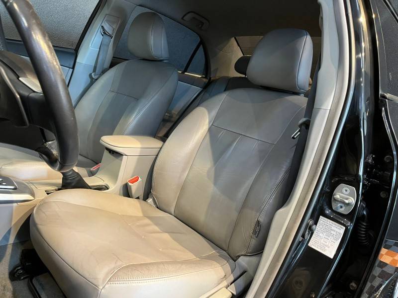 TOYOTA - COROLLA - 2011/2012 - Preta - R$ 66.900,00