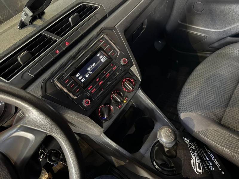 VOLKSWAGEN - VOYAGE - 2017/2017 - Branca - R$ 44.900,00