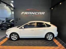 FORD - FOCUS - 2011/2012 - Branca - R$ 44.900,00