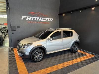 RENAULT - SANDERO - 2012/2012 - Prata - R$ 41.900,00