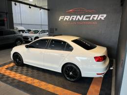 VOLKSWAGEN - JETTA - 2012/2012 - Branca - R$ 63.900,00