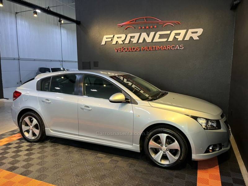 CHEVROLET - CRUZE - 2012/2012 - Prata - R$ 59.900,00