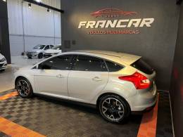 FORD - FOCUS - 2014/2015 - Prata - R$ 59.900,00