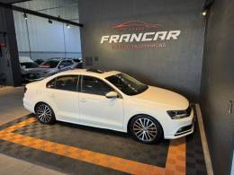 VOLKSWAGEN - JETTA - 2016/2016 - Branca - R$ 84.900,00