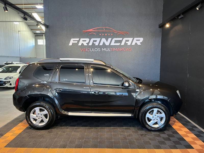 RENAULT - DUSTER - 2012/2013 - Preta - R$ 54.900,00