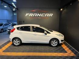FORD - FIESTA - 2014/2015 - Branca - R$ 49.900,00
