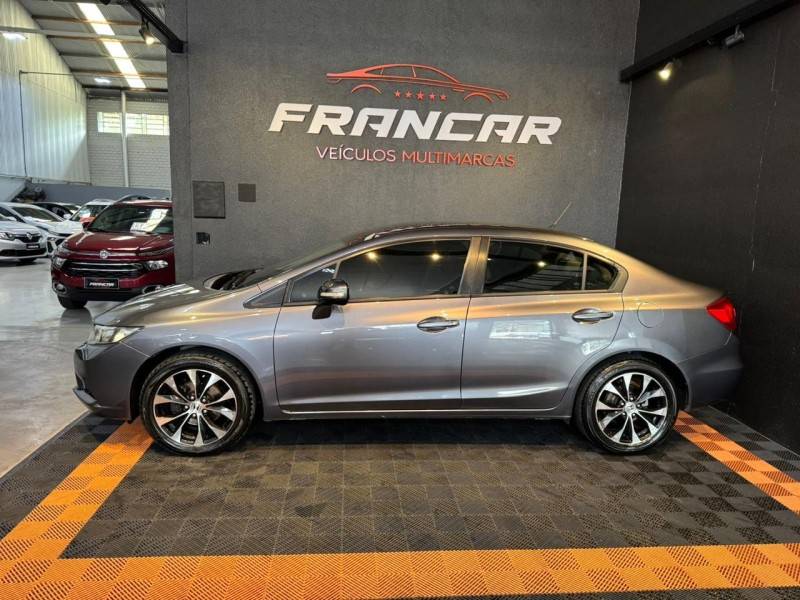 HONDA - CIVIC - 2015/2015 - Cinza - R$ 79.900,00