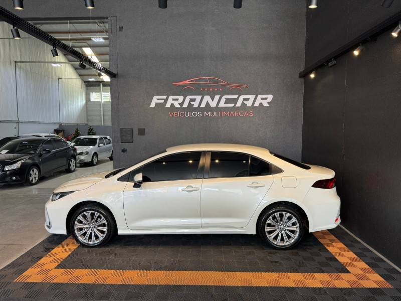 TOYOTA - COROLLA - 2019/2020 - Branca - R$ 125.900,00