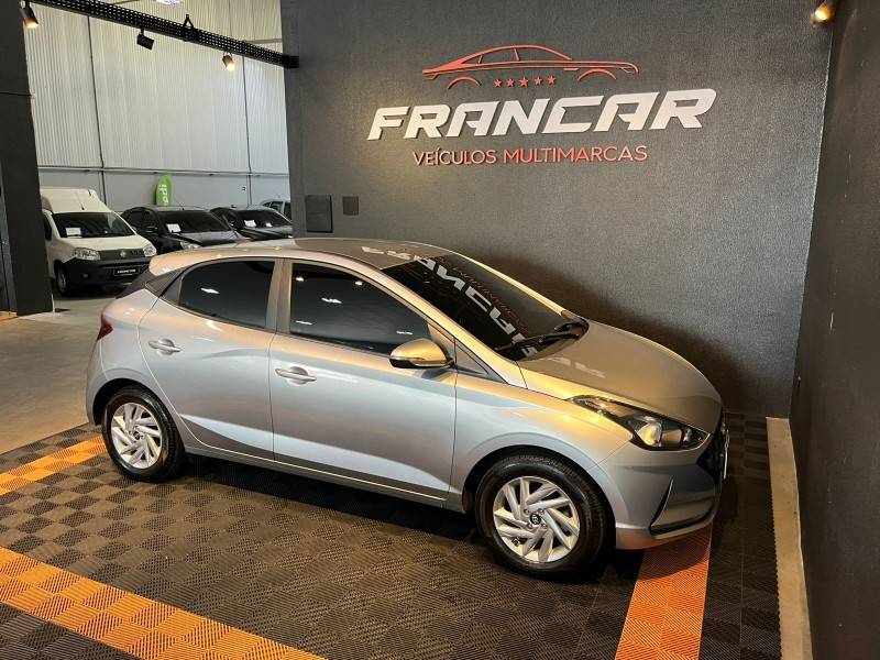 HYUNDAI - HB20 - 2022/2022 - Prata - R$ 68.900,00