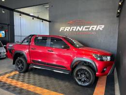 TOYOTA - HILUX - 2017/2018 - Vermelha - R$ 179.900,00