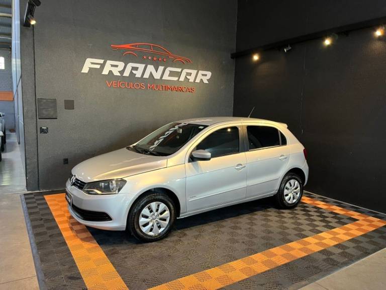 VOLKSWAGEN - GOL - 2013/2014 - Prata - R$ 42.900,00