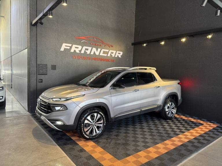 FIAT - TORO - 2021/2022 - Prata - R$ 134.900,00