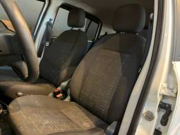 FIAT - UNO - 2015/2016 - Branca - R$ 39.900,00