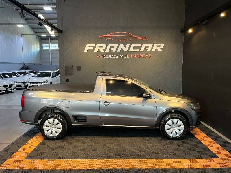 VOLKSWAGEN - SAVEIRO - 2017/2018 - Cinza - R$ 61.900,00