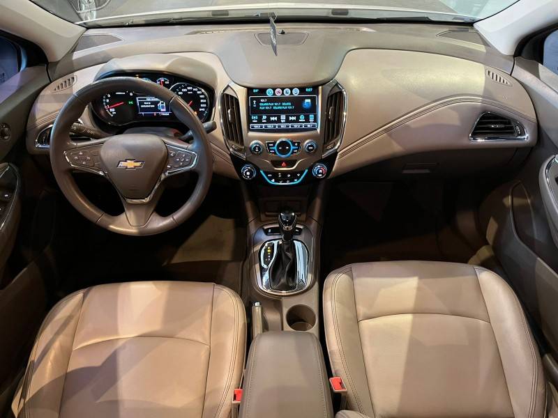 CHEVROLET - CRUZE - 2017/2018 - Branca - R$ 92.900,00