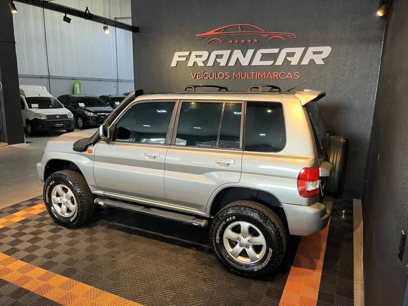 MITSUBISHI - PAJERO TR4 - 2005/2005 - Prata - R$ 43.900,00