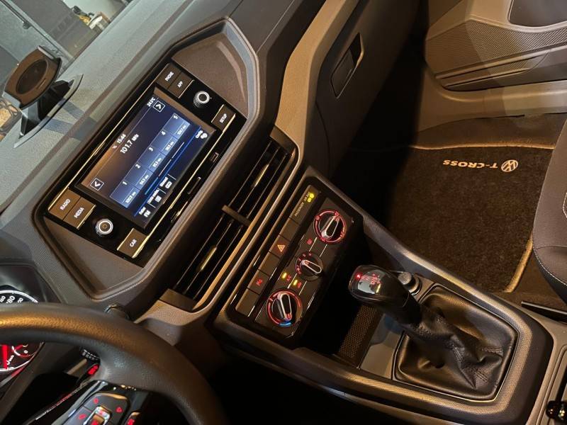 VOLKSWAGEN - T-CROSS - 2019/2020 - Branca - R$ 97.900,00