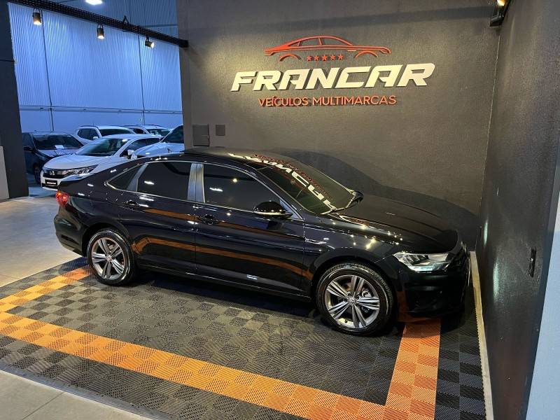 VOLKSWAGEN - JETTA - 2018/2019 - Preta - R$ 119.900,00