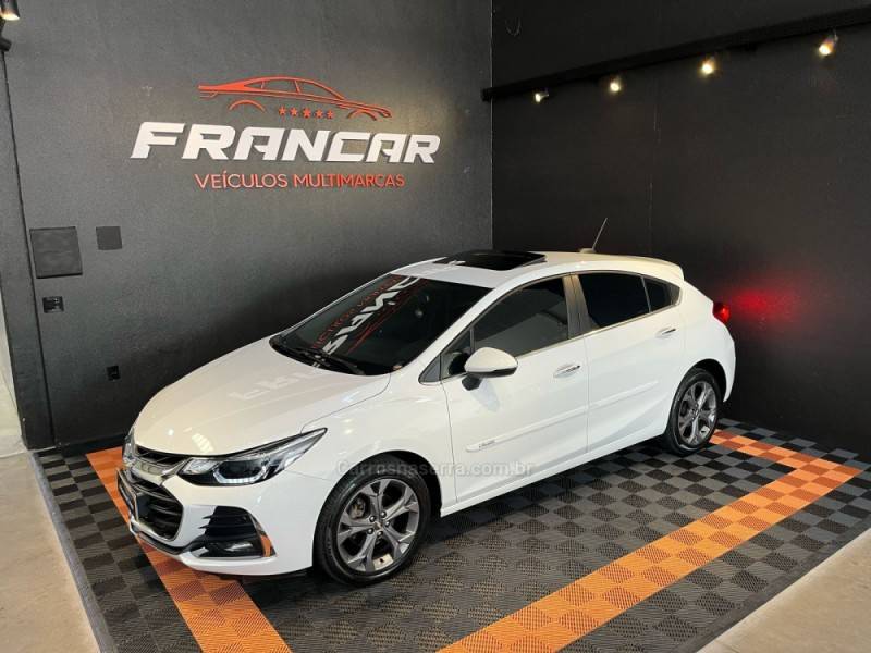 CHEVROLET - CRUZE - 2021/2022 - Branca - R$ 121.900,00