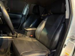 TOYOTA - COROLLA - 2018/2019 - Branca - R$ 108.900,00