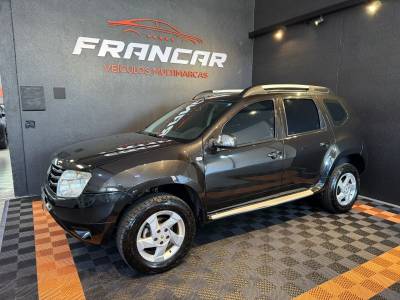 RENAULT - DUSTER - 2011/2012 - Preta - R$ 53.900,00