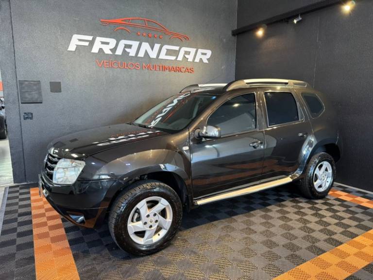 RENAULT - DUSTER - 2011/2012 - Preta - R$ 53.900,00