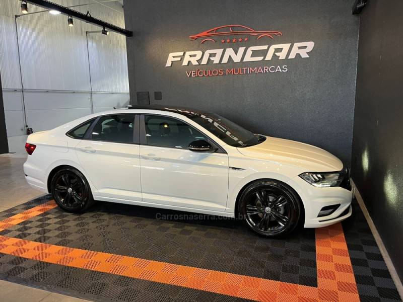 VOLKSWAGEN - JETTA - 2018/2018 - Branca - R$ 119.900,00