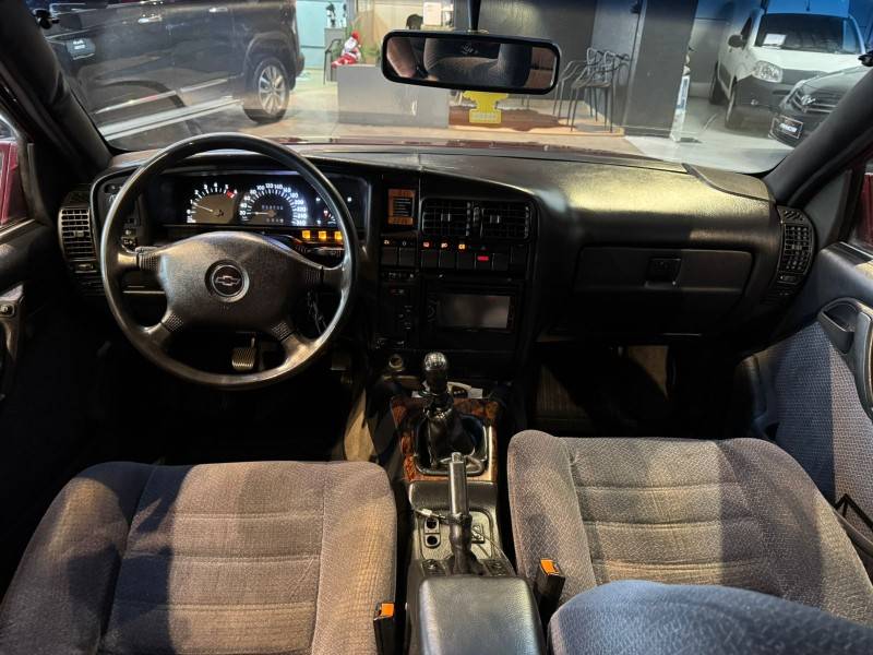 CHEVROLET - OMEGA - 1996/1997 - Vermelha - R$ 54.900,00
