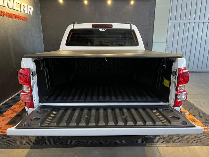 CHEVROLET - S10 - 2017/2018 - Branca - R$ 145.900,00